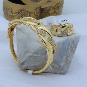 ست دستبند و انگشتر