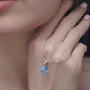 گردنبد نقره زنانه طرح سوارسکی طرح مکعب