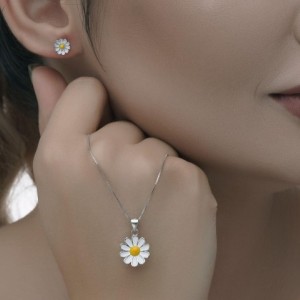 نیمست نقره زنانه طرح بابونه