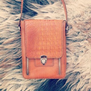 کیف دوشی حمایلی زنانه و مردانه،چرم طبیعی گاوی و کاملا دستدوز