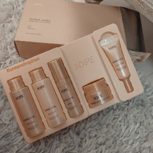 کیت ضد پیری و ضد چروک کره ای