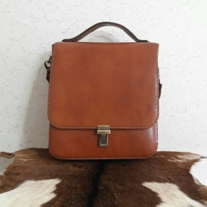 کیف دوشی اداری چرم طبیعی گاوی و کاملا دستدوز