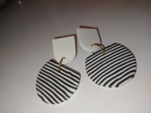 گوشواره زنانه ودخترانه خمیری دستساز طرح خطخطی-95762