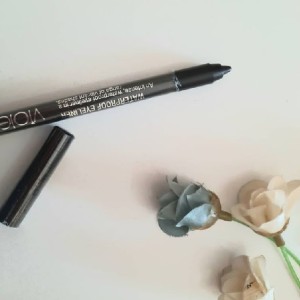 مداد چشم مشکی ویولت