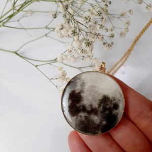 گردنبند ماه شبتاب سبز رنگ