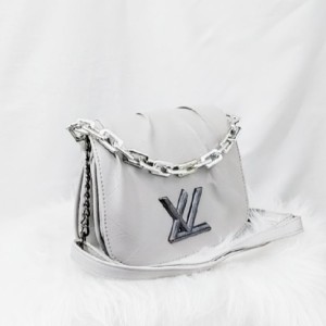 کیف دخترانه چرمی زنجیری لوییس ویتون