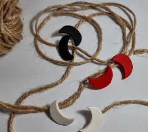 گوشواره طرح ماه خمیری قرمز یلدایی