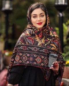 روسری مجلسی درجه یک دور دست دوز-97270