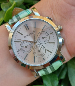 ساعت‌مچی زنانه سبز رنگ، طرح سه موتوره، قاب درشت